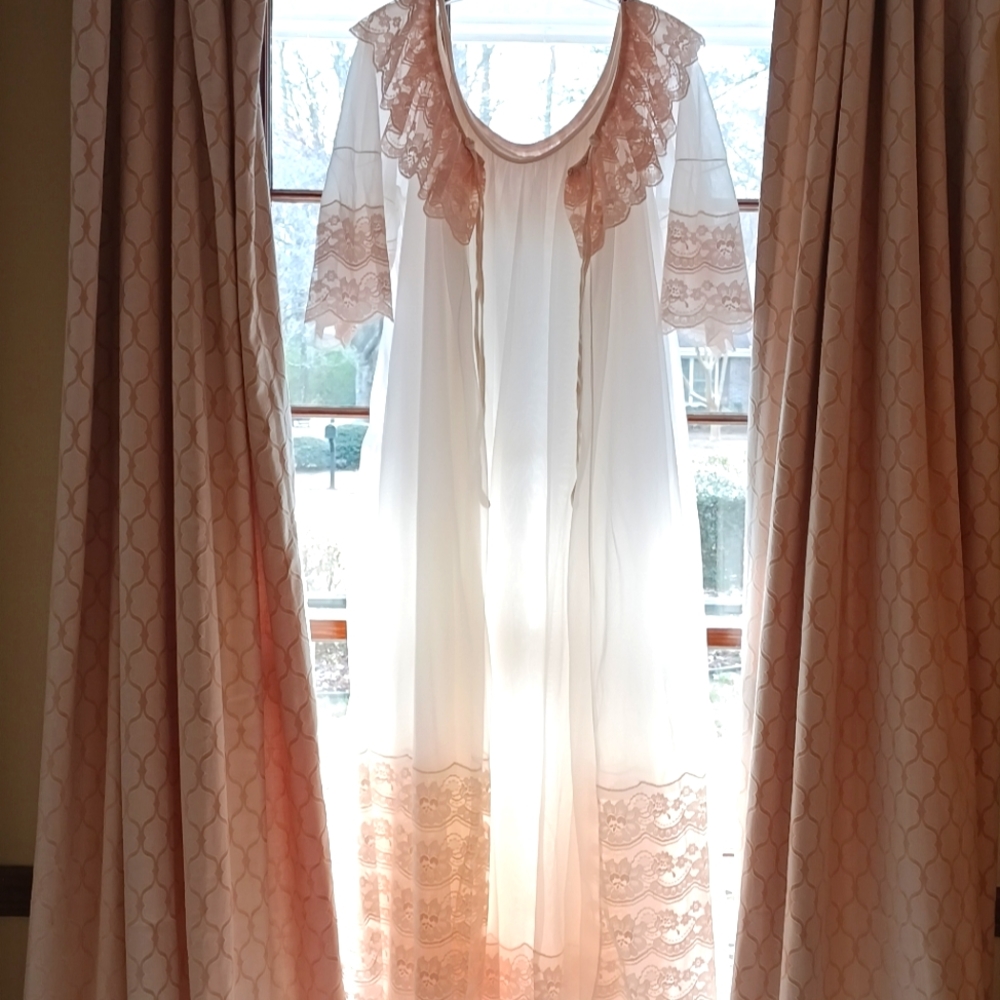 VINTAGE 1970S "INTIME CALIFORNIA" DOUBLE NYLON CHIFFON PEIGNOIR! SZ LG